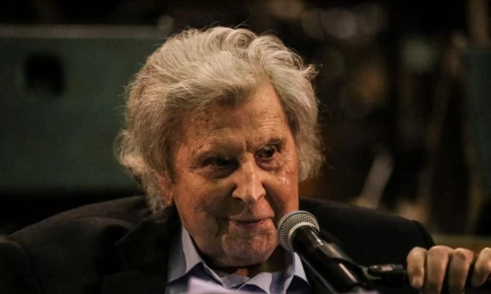 Συγκίνηση στο Twitter για το μήνυμα του Μ.Θεοδωράκη - «Μεγάλε Έλληνα...»